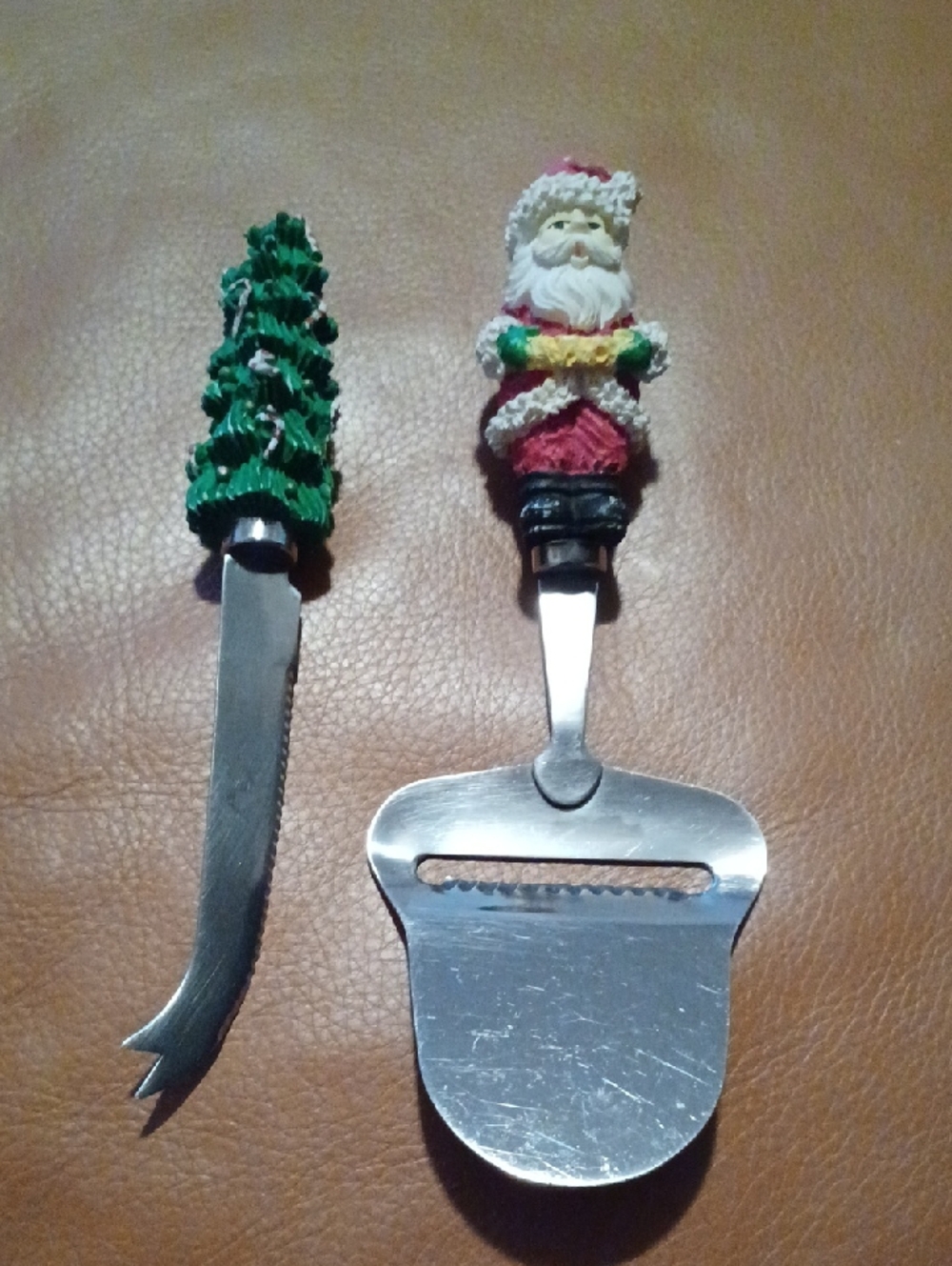 - Christmas Santa & Tree Cheese Knife and Spreader Set - Red, Green